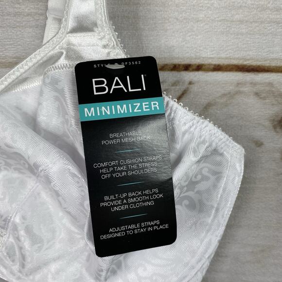 Bali Bra 34DD White Minimizer Underwire Comfort Cushion Straps Smooth NWT - Picture 2 of 10